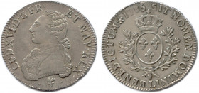 LOUIS XVI 1774-1793
Son buste en habit d'apparat. Deux pavots en sautoir entre 
deux points, marque de Pierre d'Arripe. 
R/. Écu ovale couronné aux ar...