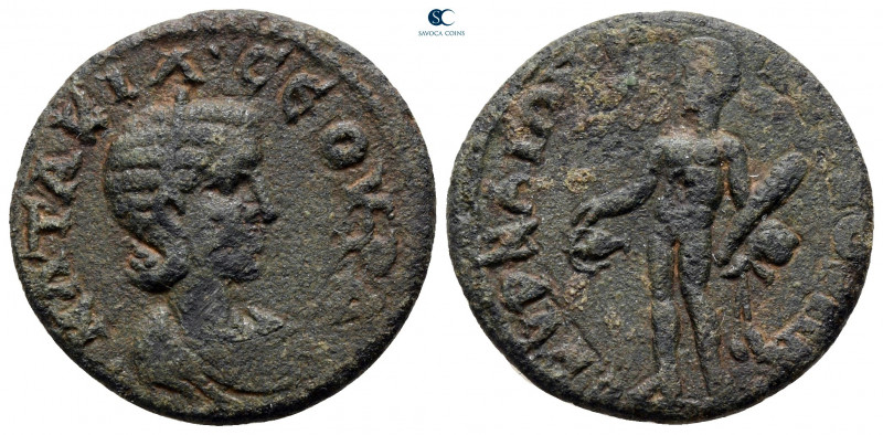 Aiolis. Kyme. Otacilia Severa AD 244-249. 
Bronze Æ

22 mm, 4,20 g



ver...