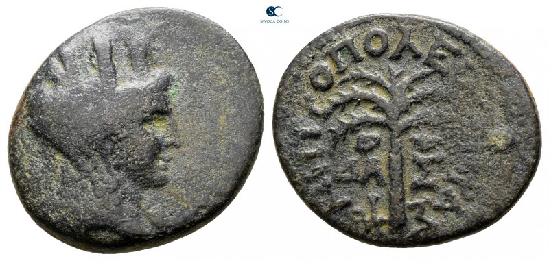 Phoenicia. Tyre. Pseudo-autonomous issue AD 117-138. 
Bronze Æ

16 mm, 2,90 g...