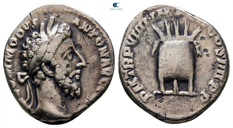 Commodus AD 180-192. Rome
Denarius AR

18 mm, 2,79 g



nearly very fine