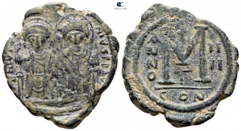 Justin II and Sophia AD 565-578. Constantinople
Follis or 40 Nummi Æ

32 mm, ...