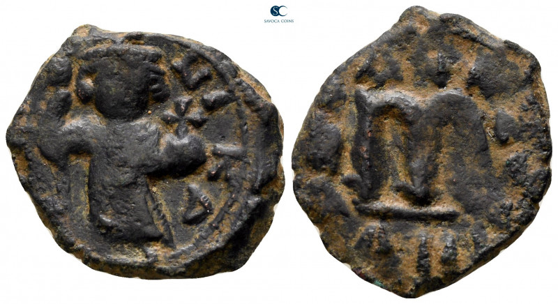 Constans II AD 641-668. Constantinople
Follis or 40 Nummi Æ

23 mm, 5,16 g
...