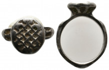 ANCIENT ROMAN SILVER RING (1st-3rd. CENTURY AD)
Condition : See picture. No return.
Weight : 11.17 g
Diameter: 29.75 mm
