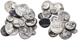 17 GREEK/ROMAN SILVER COIN LOT
See Picture. No return.