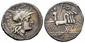 Tullius. M. Tullius. Denarius. 120 BC. Rome. (Ffc-1162). (Craw-280/1). (Cal-1317). Anv.: Head of Roma right, ROMA behind. Rev.: Victory in quadriga ri...