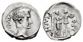 Augustus. P. Carisius. Quinarius. 25-23 a.C. Emerita (Mérida). (Ric-1a). (Rsc-386). Anv.: AVGVST, bare head right. Rev.: P CARISI LEG, Victory standin...
