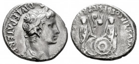 Augustus. Denarius. 7-6 a.C. Rome. (Ric-207). (Bmcre-433). (Rsc-43c). Anv.: (CAESAR AVGVSTVS) DIVI F PATER P(ATRIAE). Laureate head on the right. Rev....