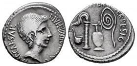 Augustus. Denarius. 37 BC. Mint moving. (Ffc-74). (Craw-538/1). (Rsc-91). Anv.: IMP. CAESAR DIVI. F. III. VIR. ITER. R.P.C., bare head of Octavian rig...