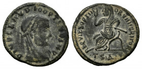 Divus Claudius II. 1/2 follis. 270 AD. Thessalonica. Struck under Constantine I. (Ric-VII 26). Anv.: DIVO CLAVDIO OPTIMO IMP, laureate and veiled head...