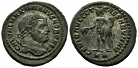 Galerius. Follis. 295-296 AD. Cyzicus. (Ric-VI 11b). Anv.: GAL VAL MAXIMIANVS NOB CAES, laureate head to right. Rev.: GENIO AVGG ET CAESARVM NN, Geniu...