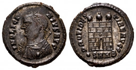 Licinius I. Follis. 317 AD. Heraclea. (Ric-VII 34). Anv.: IMP LICINIVS AVG, laureate and draped bust to left, holding globe, mappa and sceptre. Rev.: ...
