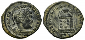 Constantinus I. Follis. 322 AD. Trier. (Ric-VII 341). Anv.: CONSTANTINVS AVG, helmeted and cuirassed bust to right. Rev.: BEATA TRANQVILLITAS, globe s...