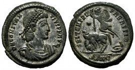 Constantius II. Centenionalis. 337-361 AD. Cyzicus. (Ric-VIII 92). Anv.: D N CONSTANTIVS P F AVG, diademed, draped and cuirassed bust right. Rev.: FEL...