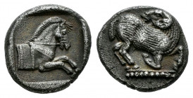 Thraco-Macedonian Region. Hemidrachm. 5th century BC. Uncertain mint. (Tzamalis 47). (Sng Ans-995). Anv.: Forepart of horse right. Rev.: Ram kneeling ...