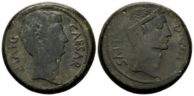 Octavian and Divus Julius Caesar. Dupondius. 38 BC. Uncertain Southern Italian mint. (Craw-535). (Rpc-I 620). (BMCRR-Gaul 105). Anv.: CAESAR DIVI F, b...