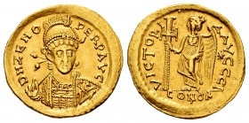 Zeno. Solidus. 477-491 AD. Constantinople. 10th officina. (Ric-910). (Depeyrot-108). Anv.: Pearl-diademed, helmeted, and cuirassed bust facing slightl...