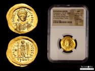 Anastasius I. Sólido. 491-518 AD. Constantinople. (S-5). (Ratto-321). Rev.: VICTORIA AVGGG B / CONOB. Victory standing left with long cross, star in t...