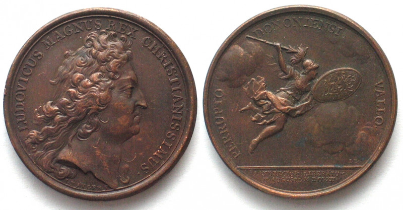 1712. VICTOIRE DE DENAIN ET LEVÉE DU SIÈGE DE LANDRECIES. 
AE Medaille par Jean...