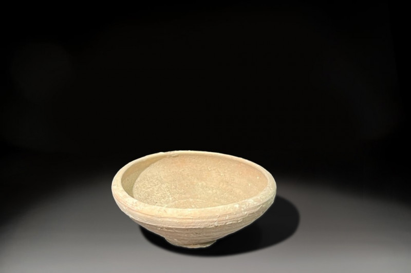 Ceramics deep dish, Late Bronze Age, Canaanite period 1550 BC to 1200 BC, Time o...