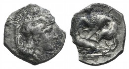 Southern Apulia, Tarentum, c. 380-325 BC. AR Diobol (11mm, 0.89g, 3h). Head of Athena r., wearing crested helmet decorated with hippocamp. R/ Herakles...