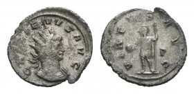 Gallienus (253-268). Antoninianus (22mm, 3.73g, 6h). Rome, 260-1. Radiate and cuirassed bust r. R/ Virtus standing l., holding globe and sceptre; P to...