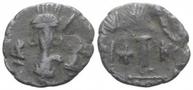 Constantine IV (668-685). Æ 10 Nummi (22mm, 4.15g, 6h). Facing helmeted bust, holding spear across shoulder. R/ Large I between cros and K. Cf. MIB 89...