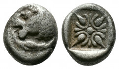 (Silver.1.16g 9mm) IONIA Miletos 550-400 BC. Diobol AR
Forepart of lion left
Rev. stellate pattern within incuse square.
SNG Kayhan 476-82