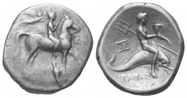 Kalabrien. Tarent.

 Didrachme oder Nomos (Silber). Ca. 272 - 240 v. Chr.
Vs: Jugendlicher Reiter zu Pferde nach rechts reitend; im Feld links oben...