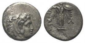 Mysien. Pergamon.

 Diobol (Silber). Ca. 310 - 282 v. Chr.
Vs: Kopf des jugendlichen Herakles mit Löwenfell rechts.
Rs: Athena Promachos mit Speer...