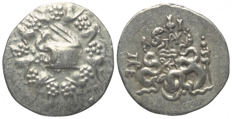 Mysien. Pergamon.

 Cistophor (Silber). Ca. 166 - 67 v. Chr.
Vs: Cista mystic...