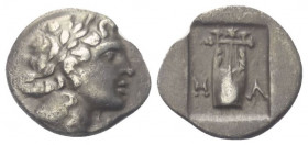Lykien. Lykischer Bund.

 Hemidrachme (Silber). Ca. 30 - 27 v. Chr. Masykitos.
Vs: Kopf des Apollon mit Lorbeerkranz rechts.
Rs: M - A. Kithara; d...