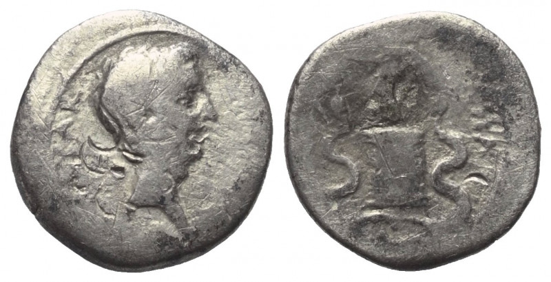 Augustus (31 v. - 14 n. Chr.).

 Quinar (Silber). Ephesus (?).
Vs: [CA]ESAR [...