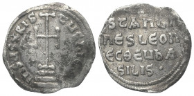 Constantinus V. (741 - 775 n. Chr.) und Leo IV.

 Miliaresion (Silber). Constantinopolis.
Vs: Kreuz auf dreistufiger Basis, darunter Globus; das Ga...