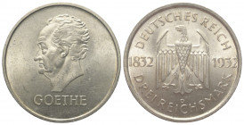 Weimarer Republik.

 3 Reichsmark (Silber). 1932 D. München.
Auf den 100. Todestag von Goethe.
Vs: Kopf links.
Rs: Reichsadler.

30 mm. 14,98 g...