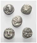 Griechische Münzen - Lots.


Milet (Ionien) / Selge (Pisidien) / Laranda (Lykaonien).

Lot (5 Stück, Silber): Obol; 4. - 1. Jhdt. v. Chr.

Sehr...