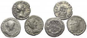 Römische Münzen - Lots. Kaiserzeit.


Lot (3 Stück, Silber): Denare.

Lucilla, Iulia Domna und Faustina II. Fast sehr schön - sehr schön.