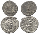 Römische Münzen - Lots. Kaiserzeit.


Lot (2 Stück, Silber): Antoniniane.

Philippus Arabs und Gallienus. Sehr schön / fast vorzüglich.
