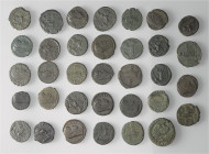 Römische Münzen - Lots. Kaiserzeit.


Lot (34 Stück): Bronzemünzen, vor allem posthume Prägungen des Constantinus I.

Meist sehr schön, teils sch...