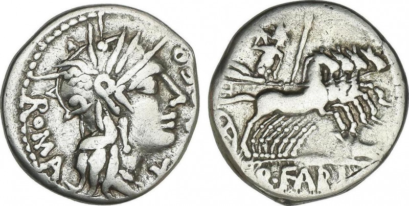 Denario. 124 a.C. FABIA. Quintus Fabius Labeo. Anv.: Cabeza de Roma a derecha en...
