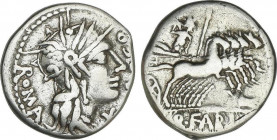 Denario. 124 a.C. FABIA. Quintus Fabius Labeo. Anv.: Cabeza de Roma a derecha entre ROMA - X LABEO. Rev.: Júpiter en cuadriga a derecha, debajo proa d...