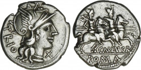 Denario. 136 a.C. LUCRETIA. Cnaeus Lucretius Trio. Anv.: Cabeza de Roma a derecha, entre TRIO y X. Rev.: Dióscuros a caballo a derecha, encima estrell...