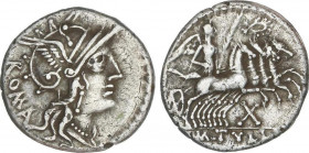 Denario. 120 a.C. TULLIA-1. M. Tullius. Anv.: Cabeza de Roma a derecha, detrás ROMA. Rev.: Victoria en cuadriga a derecha, entre corona y X. En exergo...