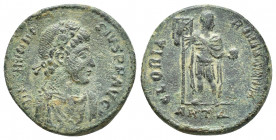 Theodosius I. AD 379-395. Rome Follis Æ (21mm., 4.9g ) DN THEODOSIVS PF AVG, pearl diademed, draped and cuirassed bust right / GLORIA ROMANORVM, emper...