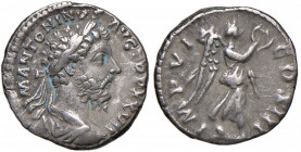 Marco Aurelio (161-180) Denario - Busto laureato a d. - R/ La Vittoria andante a d. - cfr. RIC 274 AG (g 3,41)