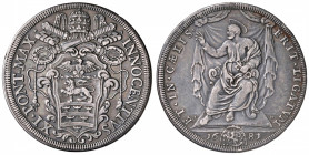 Innocenzo XI (1676-1689) Piastra 1681 - Munt. 33 AG (g 31,66) R