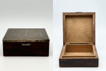 ARGENTI scatola porta sigarette in legno lastronato in radica e copertura in argento 800. Punzone Firenze fascio Vittorio.