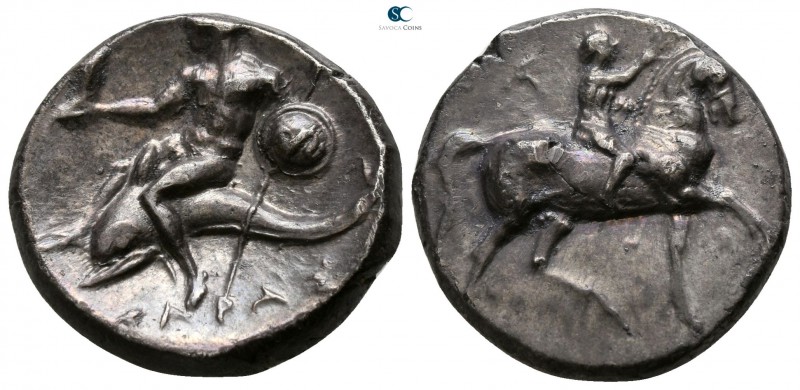 Calabria. Tarentum 280-272 BC. 
Nomos AR

18mm., 6,41g.

ΤΑΡΑΣ, Phalanthos,...