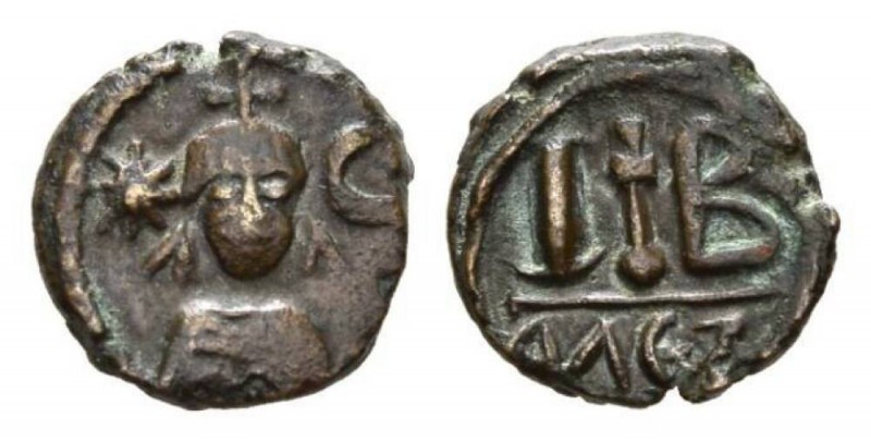 Heraclius 610-641 610-641 12 Nummi 618-628, Æ 18mm., 5.24g. Crowned, draped, and...