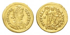 Honorius, 393-423 Solidus Ravenna circa 402-406, AV 22.5mm., 4.46g. D N HONORI – VS P F AVG Pearl-diademed, draped and cuirassed bust r. Rev. VICTORI ...