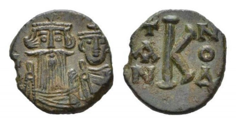 Constans II, 641-668 20 Nummi Syracuse 660-661 (year 4), Æ 15.5mm., 2.43g. Crown...